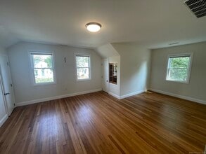22 Culver Ln in North Haven, CT - Foto de edificio - Building Photo