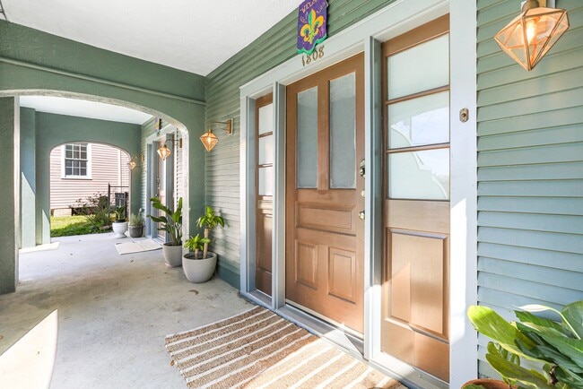 1810 Moss St in New Orleans, LA - Building Photo - Building Photo