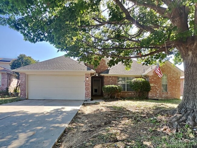 4229 Estes Park Cir in Haltom City, TX - Building Photo - Building Photo