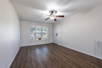 502 Bellmar Ln in Friendswood, TX - Building Photo - Building Photo