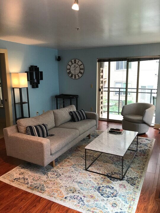 1550 Eastlake Ave E #306, Unit 306 in Seattle, WA - Foto de edificio