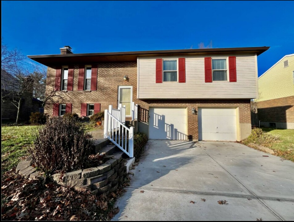 9695 Whippoorwill Ln in Mason, OH - Building Photo