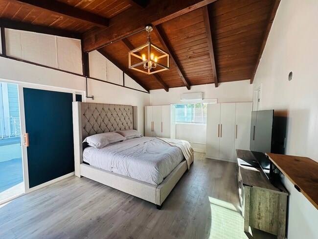 2707 Cridge St, Unit B in Riverside, CA - Foto de edificio - Building Photo