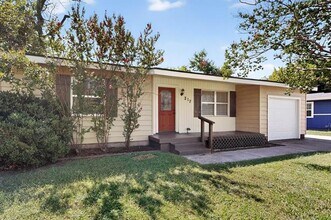 317 W Pecan St in Hurst, TX - Building Photo - Building Photo
