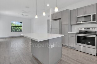 630 NE 14th Ct in Fort Lauderdale, FL - Building Photo
