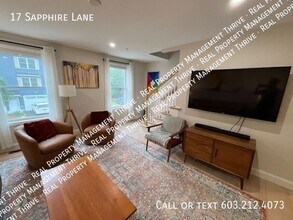 17 Sapphire Ln in Nashua, NH - Building Photo - Building Photo