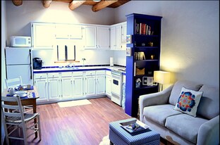 226 Kit Carson Rd in Taos, NM - Building Photo