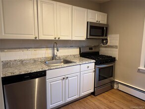 17 Cornelison Ave in Nyack, NY - Building Photo - Building Photo