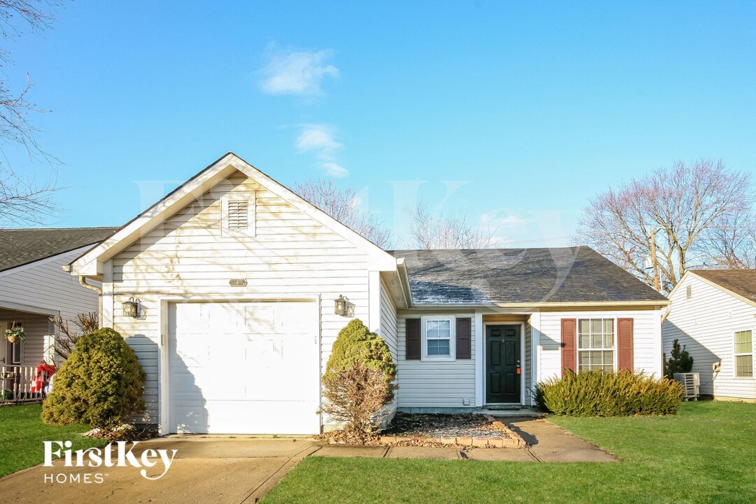 4 Ashwood Cir in Brownsburg, IN - Foto de edificio