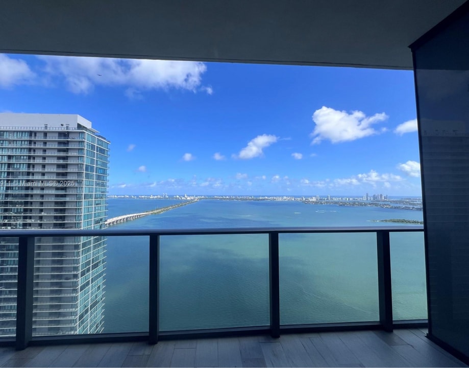 480 NE 31st St, Unit 4206 in Miami, FL - Foto de edificio