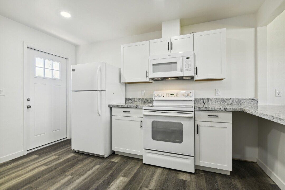 2211-2211 S Granada Dr in Tempe, AZ - Building Photo