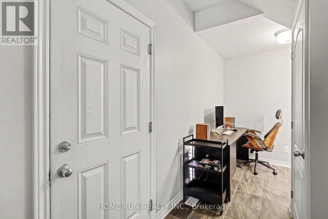 527 Chaperal Private in Ottawa, ON - Building Photo - Building Photo