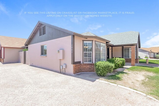 1055 N Recker Rd in Mesa, AZ - Building Photo - Building Photo