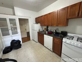 1640 Commonwealth Ave, Unit 6 in Boston, MA - Building Photo