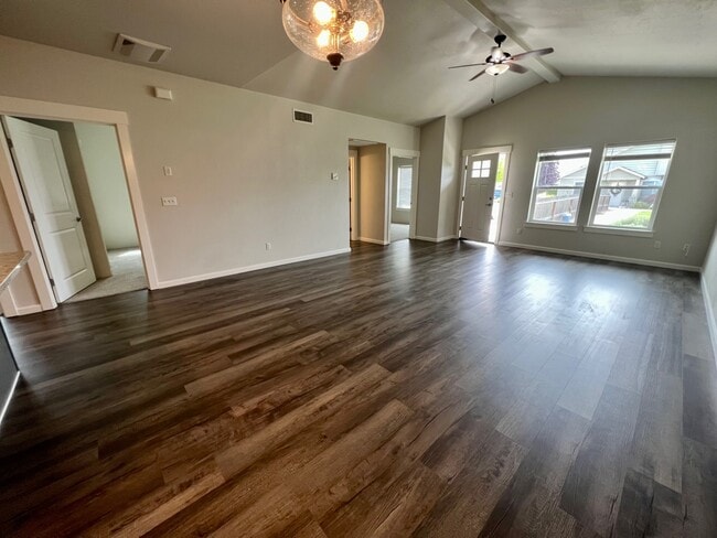 199 Mellecker Way in Medford, OR - Building Photo - Building Photo