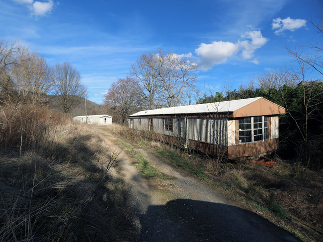 67 Monroe Ln in Clyde, NC - Building Photo - Other