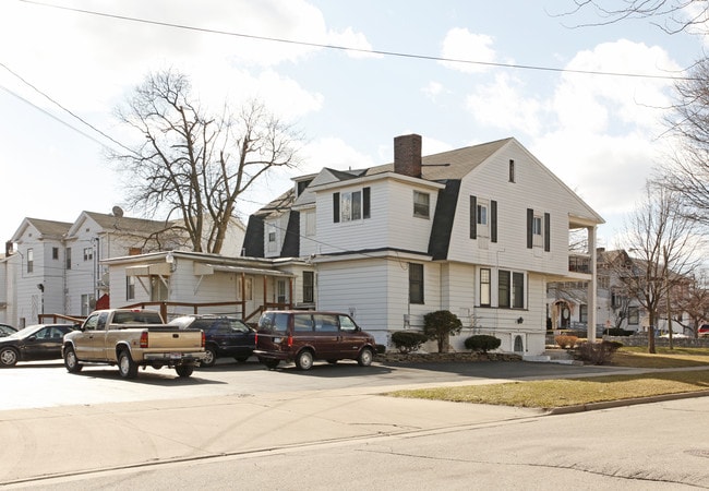 420 N Michigan Ave in Saginaw, MI - Foto de edificio - Building Photo