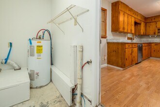 2004 Rosewood Dr NW in Huntsville, AL - Building Photo - Building Photo