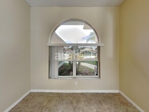 3029 SE Wake Rd in Port St. Lucie, FL - Foto de edificio - Building Photo