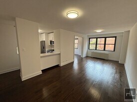 E 16 ST in New York, NY - Building Photo