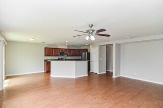 2284 Brian Lakes Dr E in Jacksonville, FL - Building Photo - Building Photo