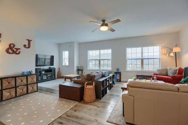 115 Crest View in Carlisle, PA - Building Photo - Building Photo
