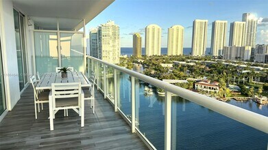 400 Sunny Isles Blvd in Sunny Isles Beach, FL - Building Photo - Building Photo