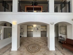 9340 Fontainebleau Blvd in Miami, FL - Building Photo - Building Photo