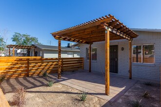 535 E Mountain View Rd in Phoenix, AZ - Building Photo - Building Photo