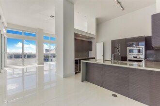 1080 Brickell Ave, Unit 4401 in Miami, FL - Building Photo - Building Photo