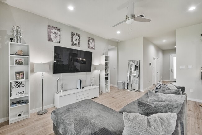 property at 14226 Lake Lodge Dr