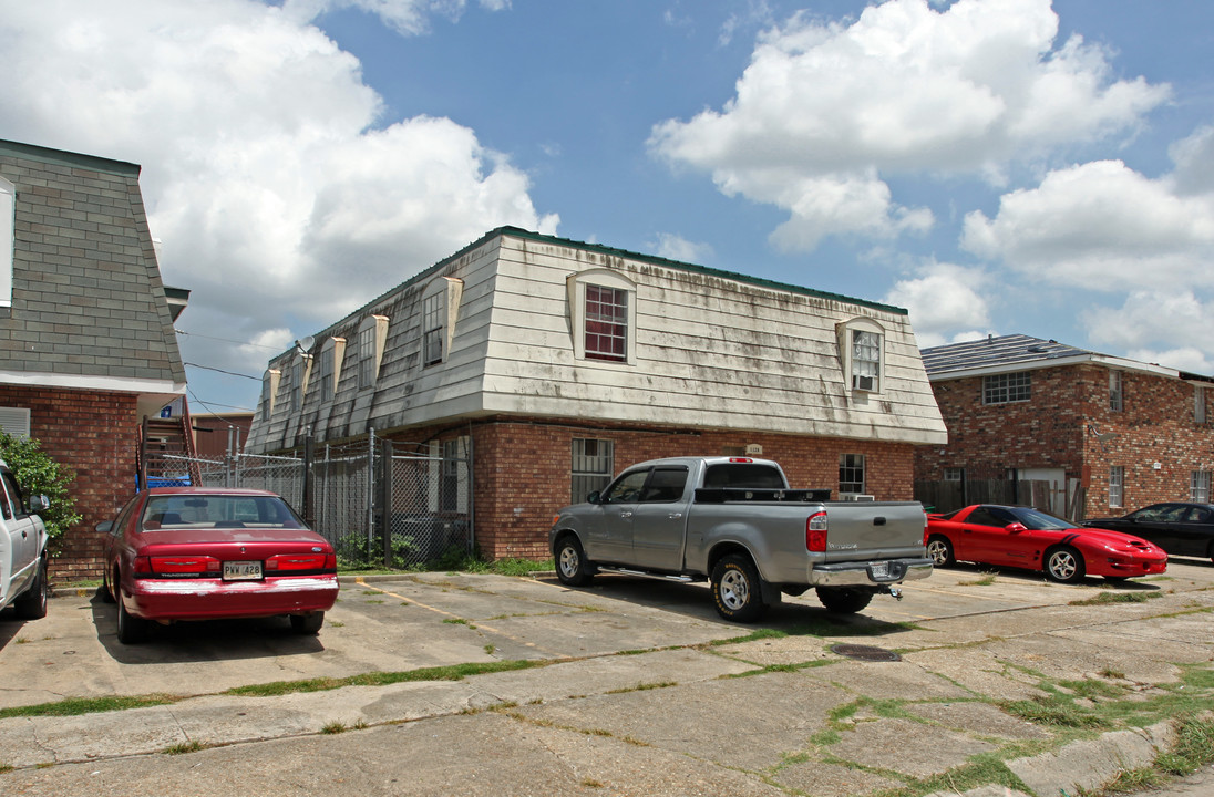 1128-1132 Crape Myrtle Dr in Harvey, LA - Foto de edificio