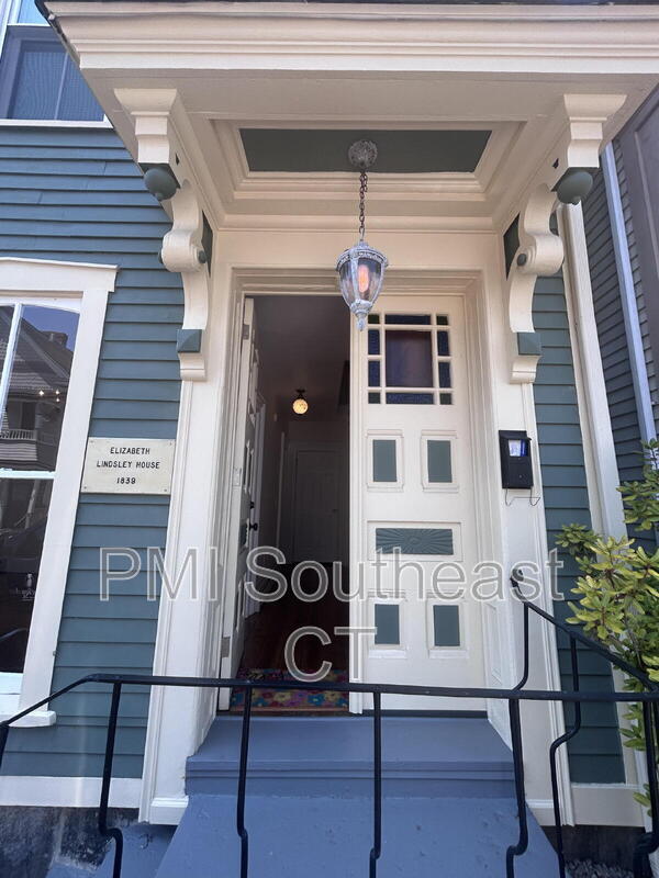 32 Starr St in New London, CT - Building Photo - Building Photo