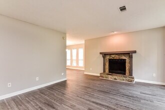 4723 Old Highgate Entry in Stone Mountain, GA - Foto de edificio - Building Photo