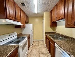 7000 Lanier Dr in Pensacola, FL - Building Photo - Building Photo