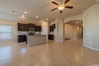 31913 Cast Iron Cv in Bulverde, TX - Building Photo - Building Photo