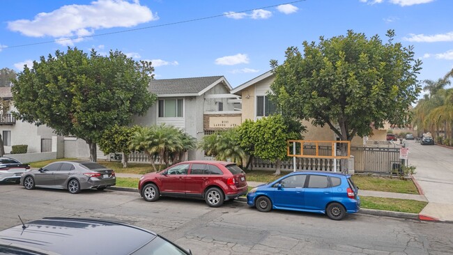 8101 Larson Ave in Garden Grove, CA - Foto de edificio - Building Photo
