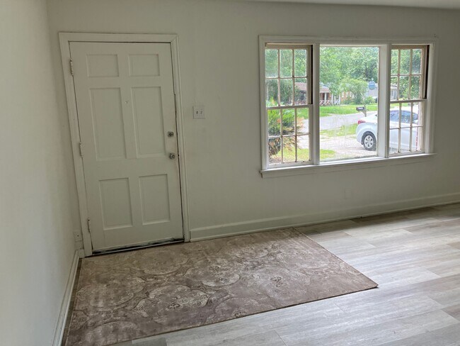 1571 E Octavia Dr in Mobile, AL - Building Photo - Building Photo