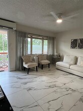 900 SW 10th Terrace in Hallandale Beach, FL - Building Photo - Building Photo