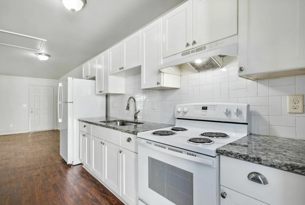 969 Forest Ave, Unit A1 in Forest Park, GA - Building Photo