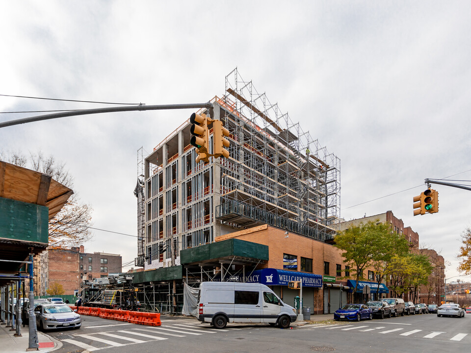 2361 Morris Ave in Bronx, NY - Foto de edificio