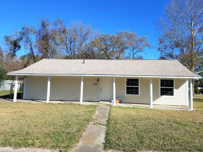 1609 Espoir Dr in Leesville, LA - Foto de edificio