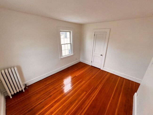 160 Delafield Ave in Lyndhurst, NJ - Building Photo - Building Photo