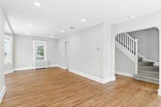 45 Oakridge Rd in West Orange, NJ - Building Photo - Building Photo