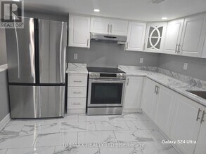 91 Earlsbridge Blvd in Brampton, ON - Building Photo - Building Photo