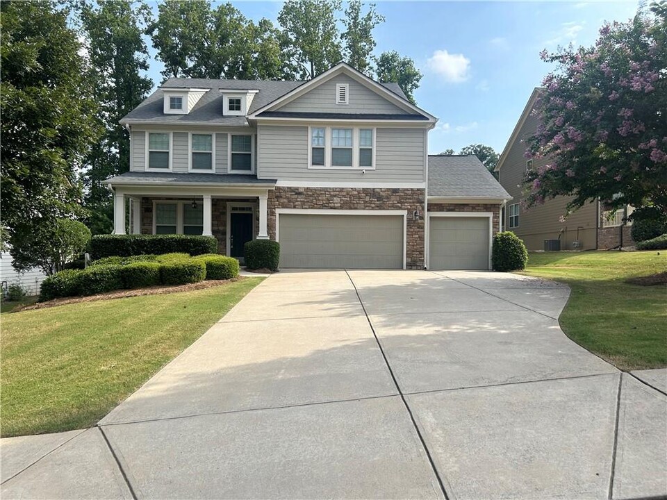 5195 Belmore Manor Ct in Suwanee, GA - Foto de edificio