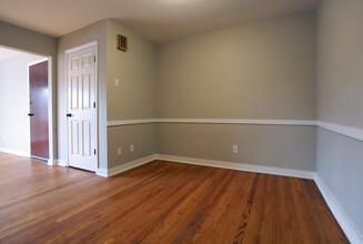 1201 S Midvale Blvd, Unit C in Madison, WI - Building Photo - Building Photo