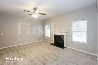 13305 Eastfield Village Ln in Charlotte, NC - Building Photo - Building Photo