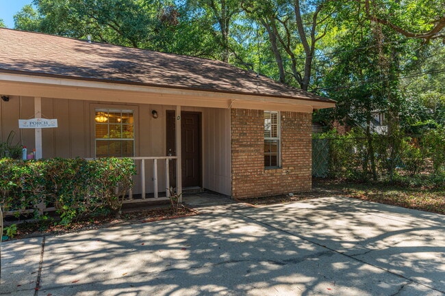 4021 Valparaiso Blvd in Niceville, FL - Building Photo - Building Photo