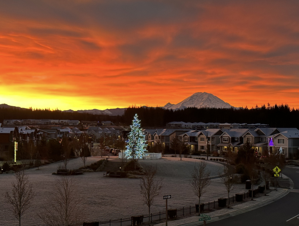 32713 Ten Trails Pky SE in Black Diamond, WA - Building Photo